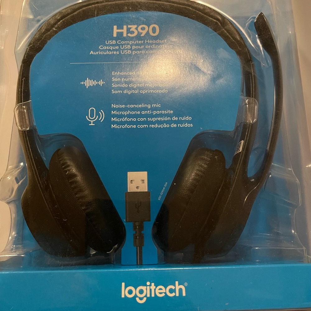 Noise canceling mic headphones